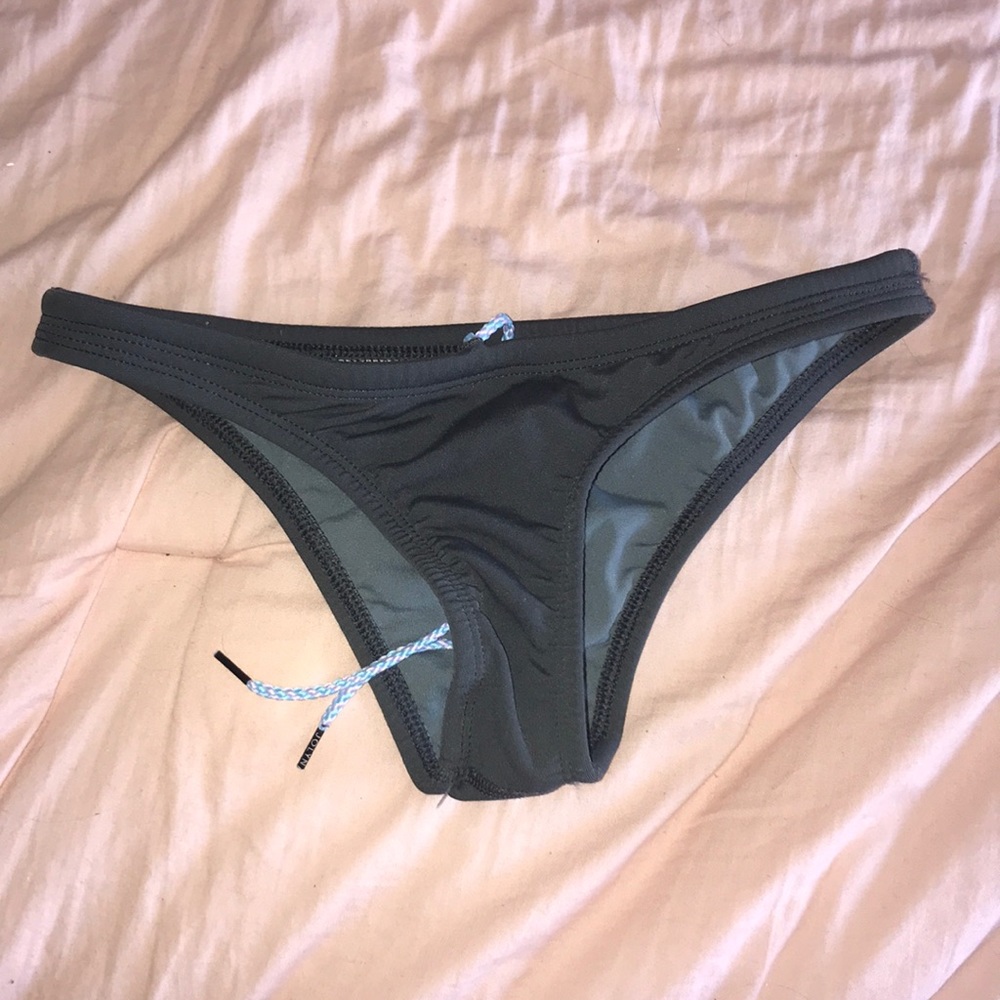 Jolyn Brazil bottoms size S